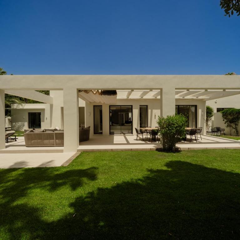 Villa Casa del Mar, by the beach, heated pool, Marbella - Villa - 37