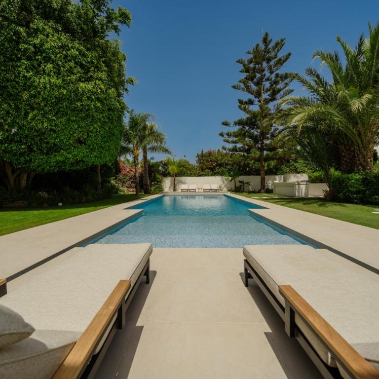 Villa Casa del Mar, by the beach, heated pool, Marbella - Villa - 45