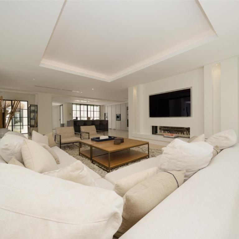 Villa Casa del Mar, by the beach, heated pool, Marbella - Villa - 53