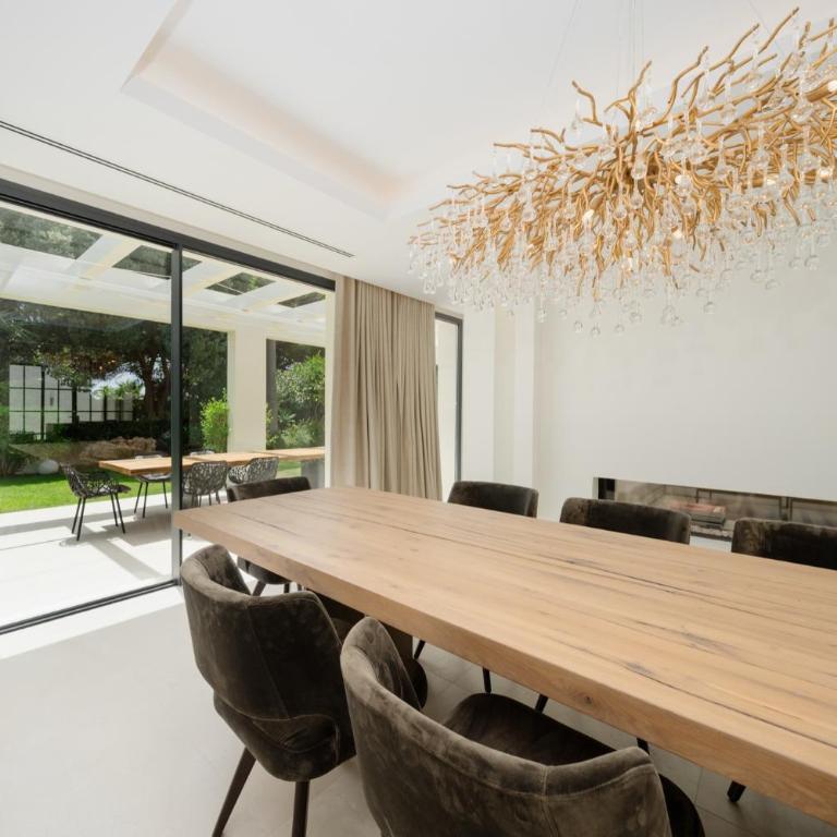 Villa Casa del Mar, by the beach, heated pool, Marbella - Villa - 54