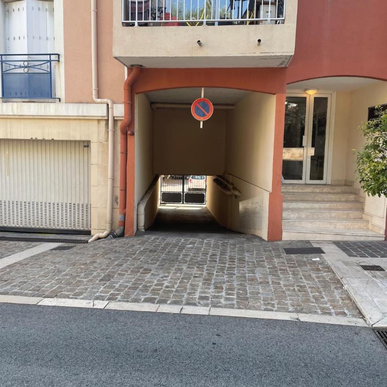 Appart centre ville - WIFI- Clim - Parking - Plage - Appartement 2 Chambres - 17