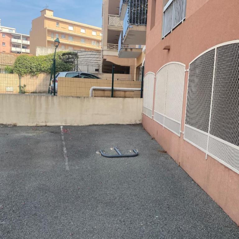 Appart centre ville - WIFI- Clim - Parking - Plage - Appartement 2 Chambres - 18