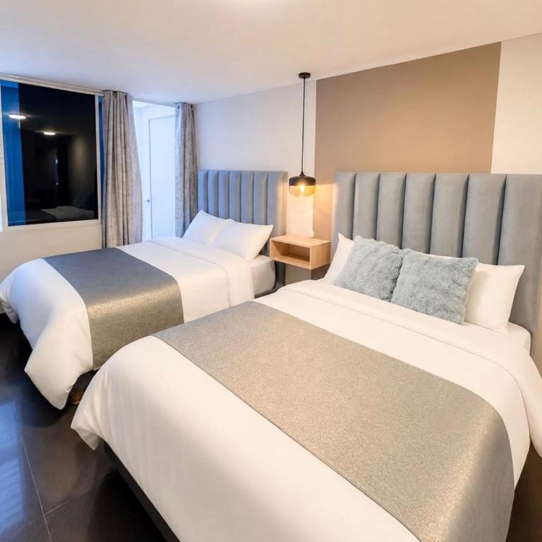 Hotel Centro - Standard Quadruple Room - 3