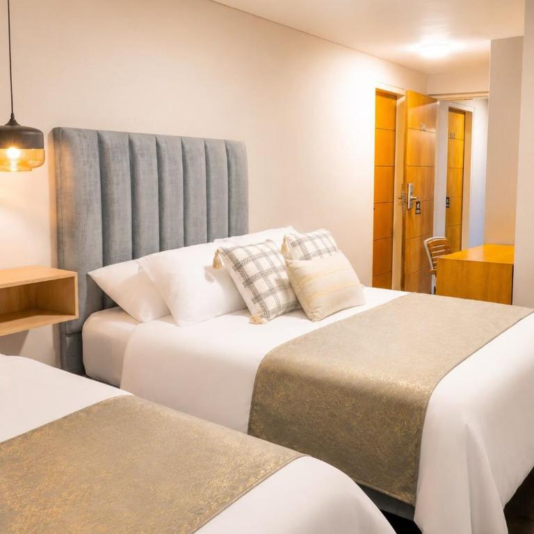 Hotel Centro - Standard Quadruple Room - 2