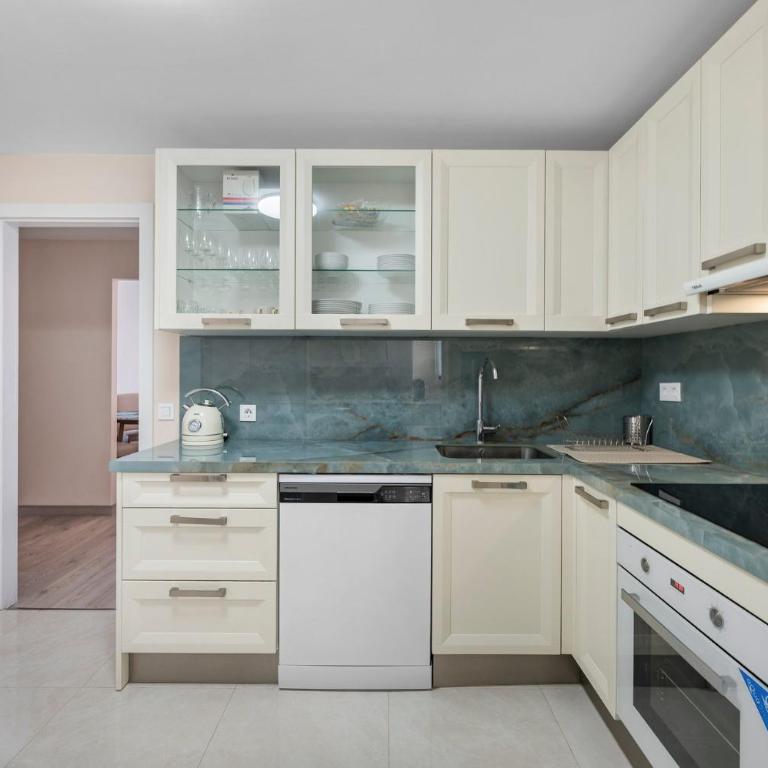 Two bedroom apartment with balcony in Estepona Gardens by Caseo - Apartment mit 2 Schlafzimmern und Balkon - 7