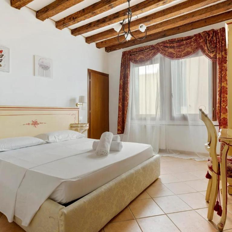 Rialto Rooms - Camera Matrimoniale Superior - 1