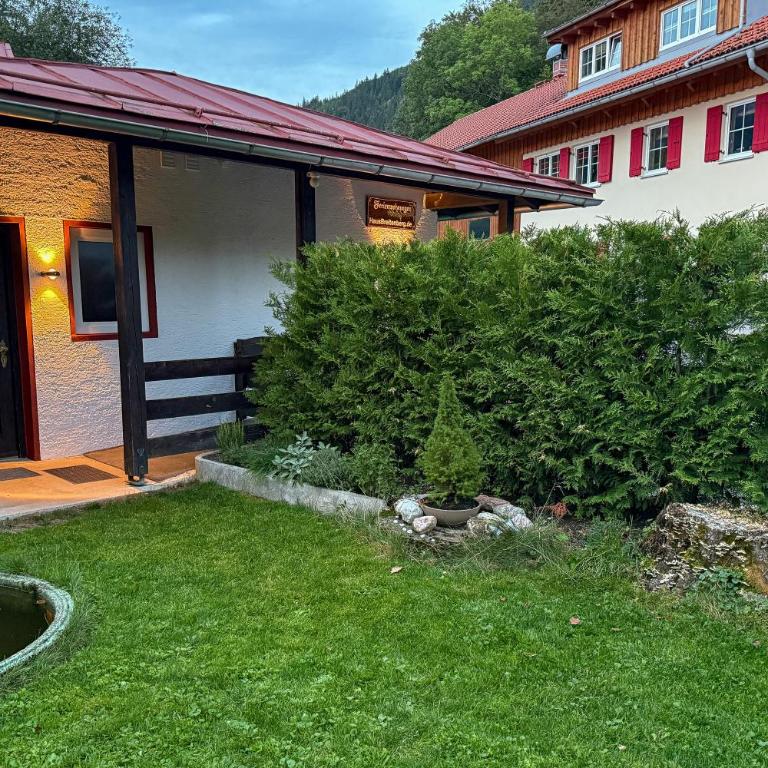Haus Breitenberg im Allgäu - inklusive Bergbahnen und Skipass - Deluxe Apartment mit 2 Schlafzimmern und Gartenblick - 4