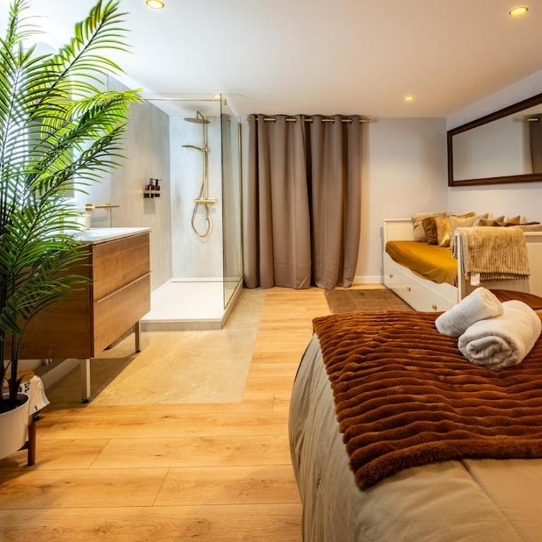 Maison Pascal - Two-Bedroom Apartment - 39
