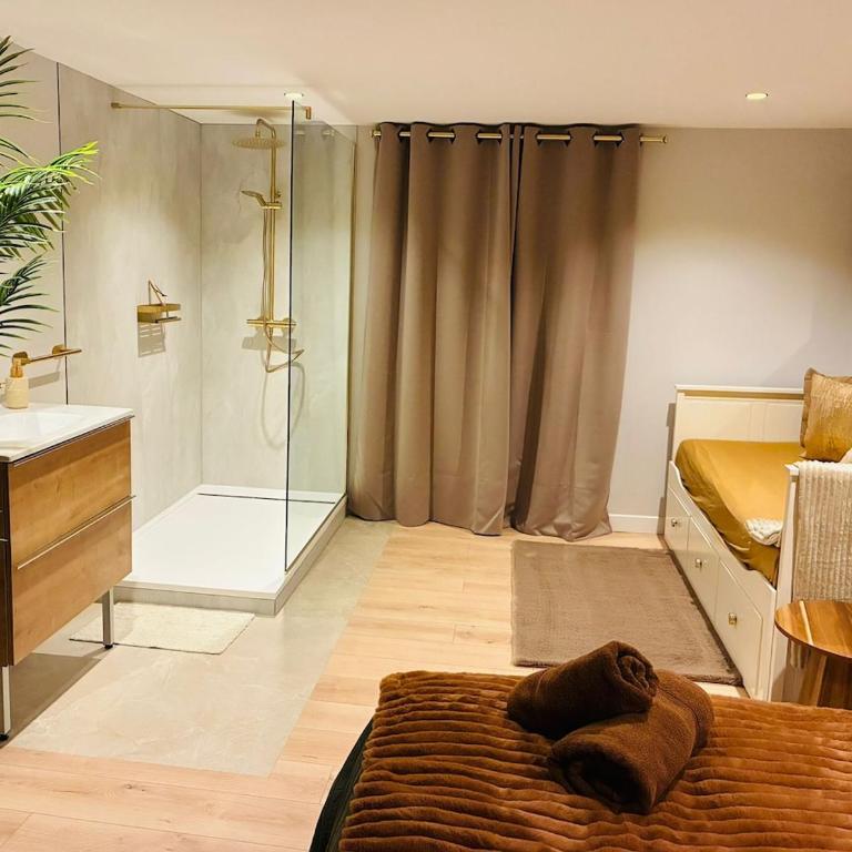 Maison Pascal - Two-Bedroom Apartment - 38