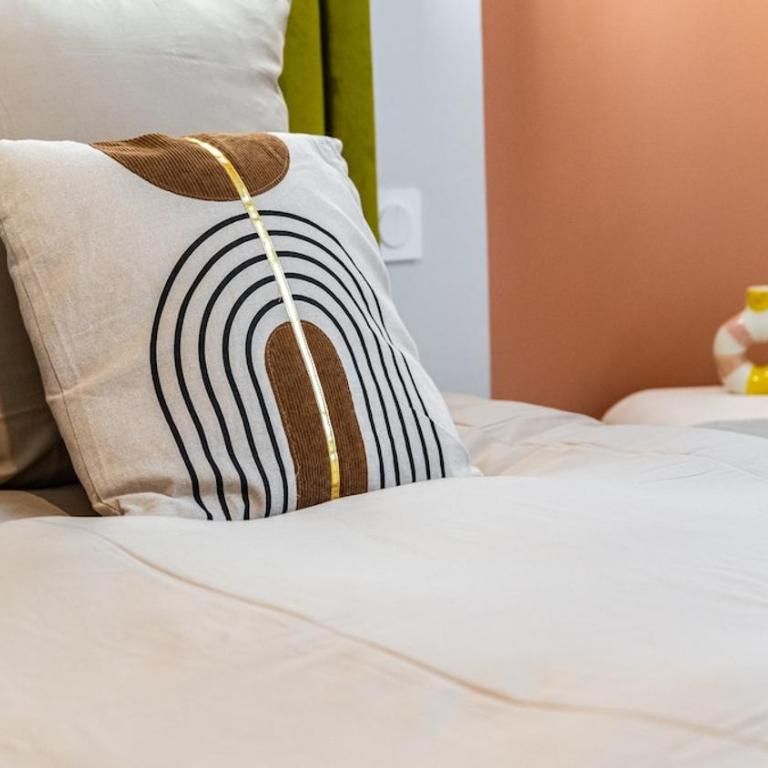 Maison Pascal - Two-Bedroom Apartment - 29