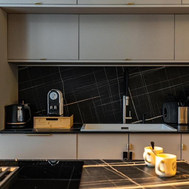 Maison Pascal - Two-Bedroom Apartment - 13