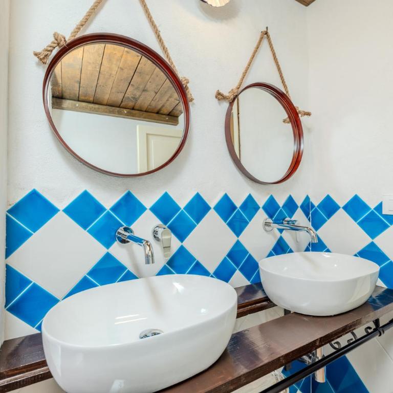 Porto Rotondo Sea View -6 places- Private Parking - Three-Bedroom Superior Apartment - 40