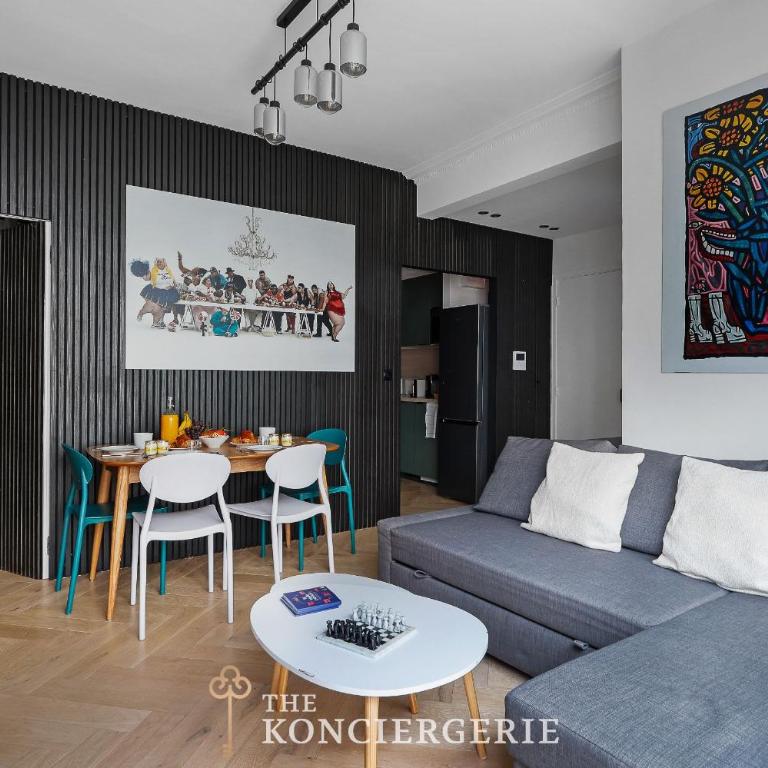 Chic Parisian Home Private Balcony Sleeps 6 - Appartement - 2