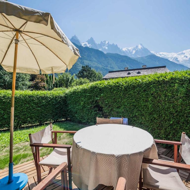 Appartement moderne avec terrasse et jardin privatif à Chamonix - Parking inclus - One-Bedroom Apartment - 12