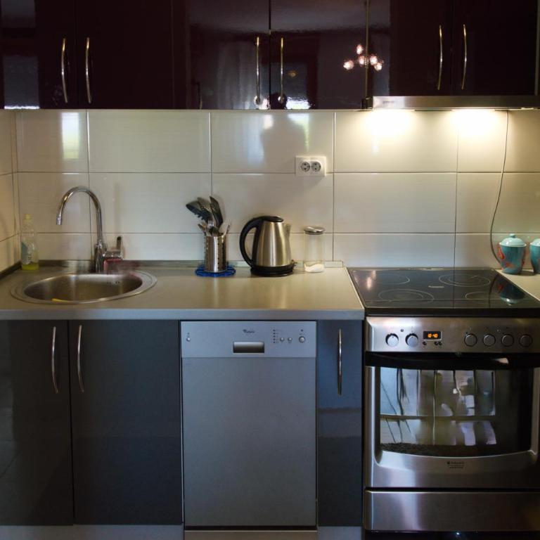 Modern 1-bedroom condo with free parking & fast WiFi - Apartman sa 1 Spavaćom Sobom - 10