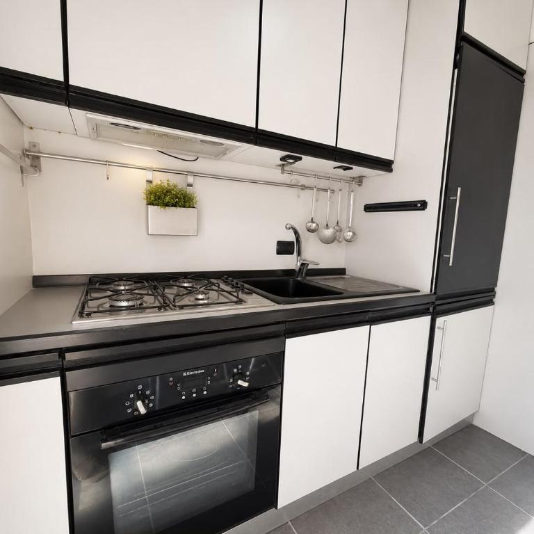 Loft in the Heart of Naples - Privacy -Wifi-Metro - Appartamento con 2 Camere da Letto - 3