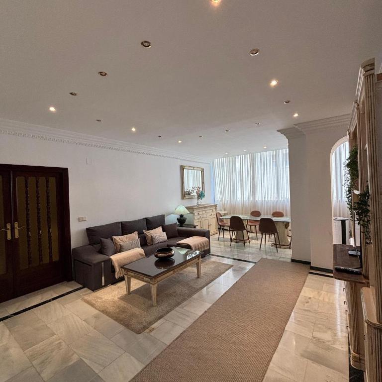Marbella Beach Front Edificio Mayoral Centro Ciudad Primera Línea Muy Espacioso Acceso Directo Playa - Apartment mit 3 Schlafzimmern - 18