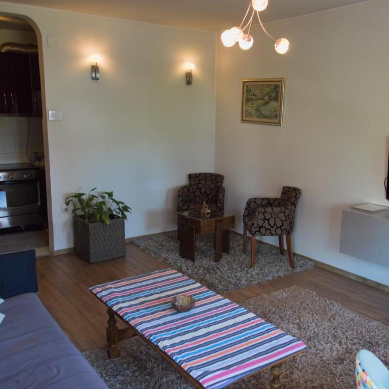 Modern 1-bedroom condo with free parking & fast WiFi - Apartman sa 1 Spavaćom Sobom - 4