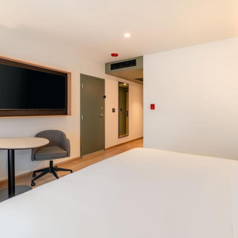 Hilton Garden Inn Tijuana Airport - Habitación con cama extragrande. - 3