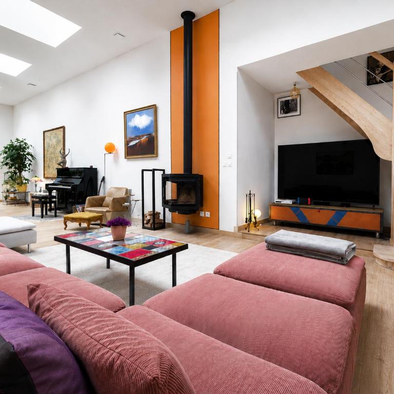 Loft avec Jacuzzi, Salle de sport et Garage moto - Maison 1 Chambre - 1