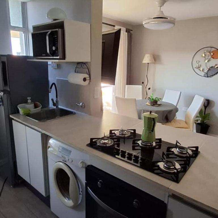 Departamento centrico con balcon - Two-Bedroom Apartment - 5