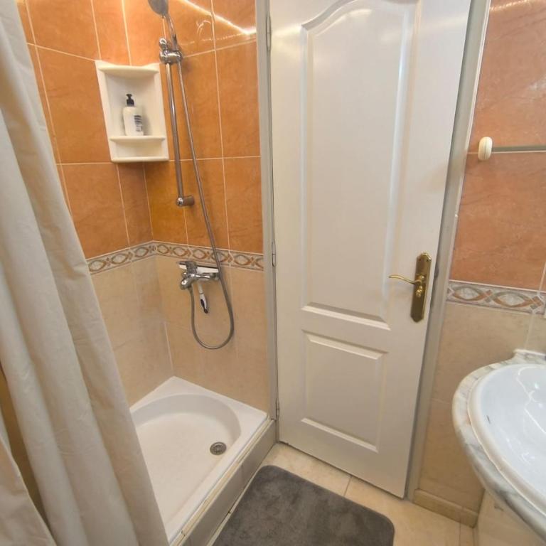beautiful apartment near the beach and pool - Apartamento de 1 dormitorio con vistas al océano - 8