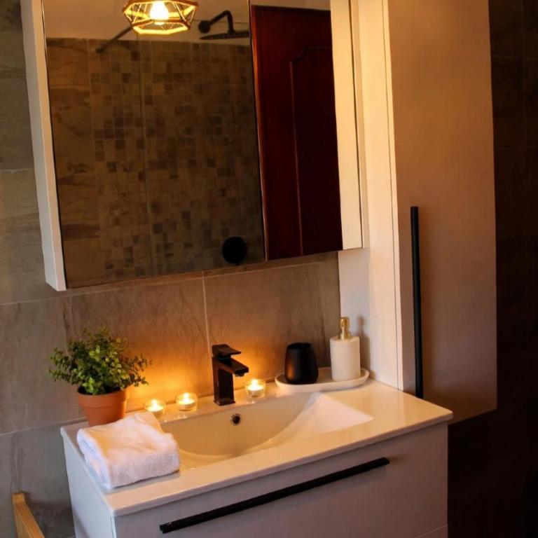 Maison botanica - Self check in - 7 minutes away from the airport - Appartamento con 1 Camera da Letto - Non Fumatori - 16