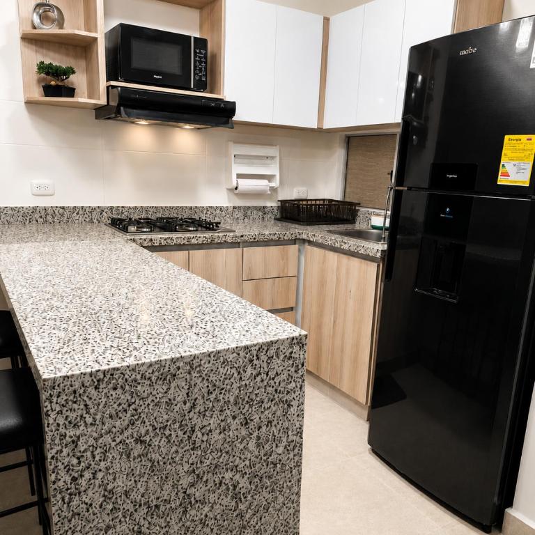 JB Luxe Stay - Two-Bedroom Apartment - 14