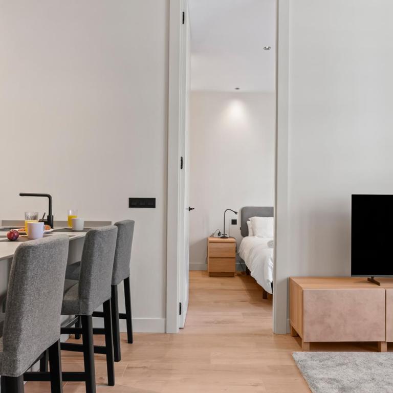 Espectacular apartamento en el centro, a 3 min de la playa de San Lorenzo - Apartamento de 2 dormitorios - 9