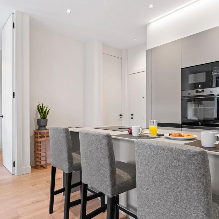 Espectacular apartamento en el centro, a 3 min de la playa de San Lorenzo - Apartamento de 2 dormitorios - 7