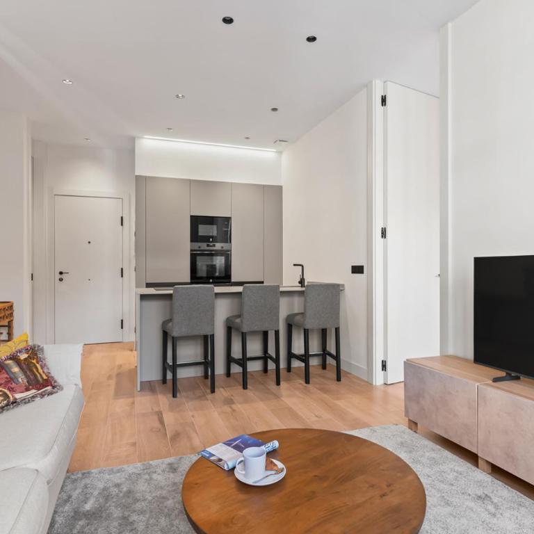Espectacular apartamento en el centro, a 3 min de la playa de San Lorenzo - Apartamento de 2 dormitorios - 4