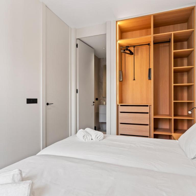 Espectacular apartamento en el centro, a 3 min de la playa de San Lorenzo - Apartamento de 2 dormitorios - 20