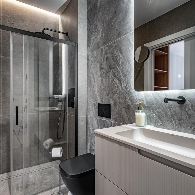 Espectacular apartamento en el centro, a 3 min de la playa de San Lorenzo - Apartamento de 2 dormitorios - 16