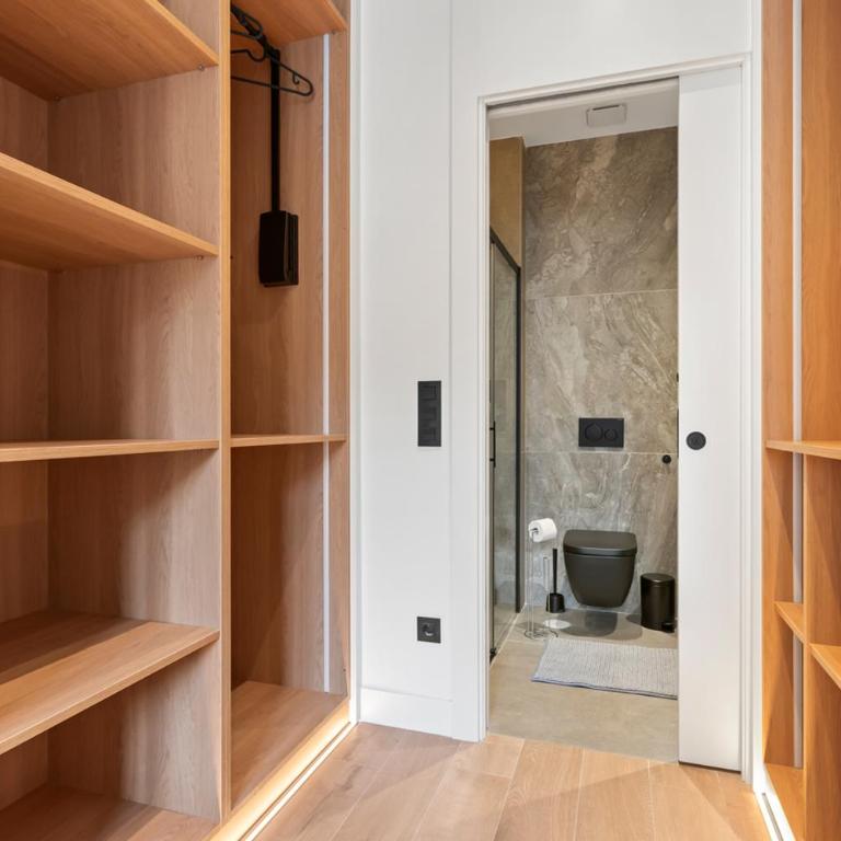 Espectacular apartamento en el centro, a 3 min de la playa de San Lorenzo - Apartamento de 2 dormitorios - 15