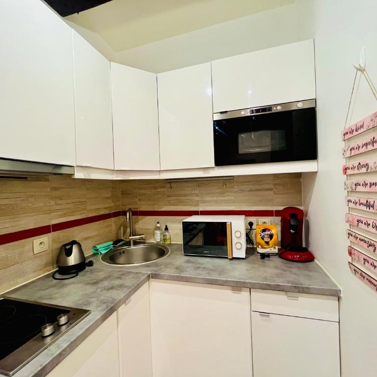 Chic flat in the heart of Marais near Pompidou Centre - Apartamento - 12
