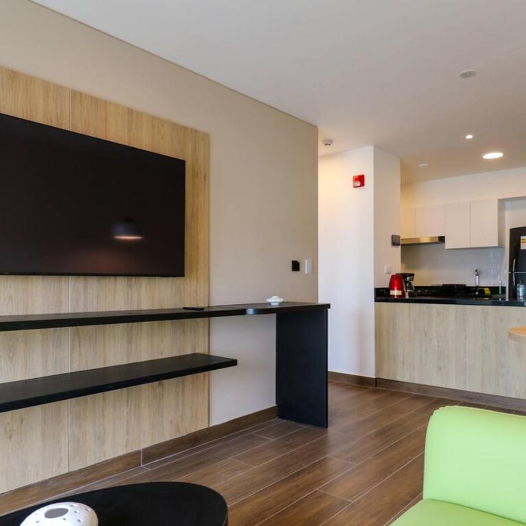 Cozy & Stylish 1BR with Pool Near Kennedy Park by Geko - One-Bedroom Apartment with Balcony - 30