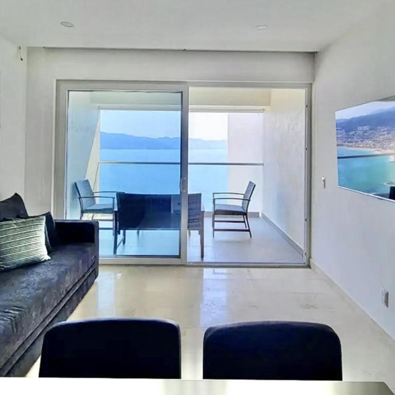 Vista Azul Sleek beachfront 1-bedroom condo with stunning bay views - One-Bedroom Apartment - 8