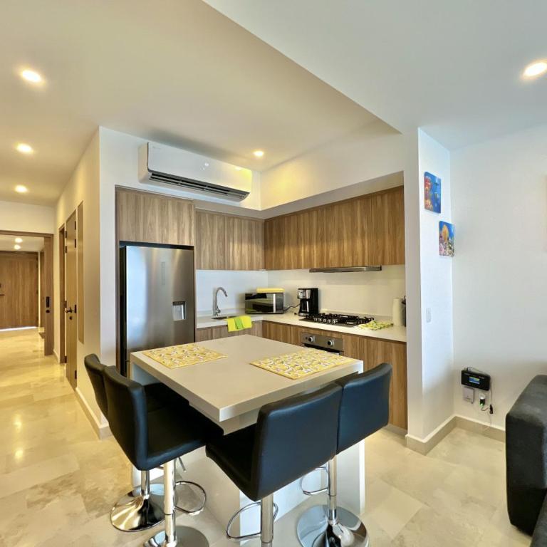 Vista Azul Sleek beachfront 1-bedroom condo with stunning bay views - One-Bedroom Apartment - 13