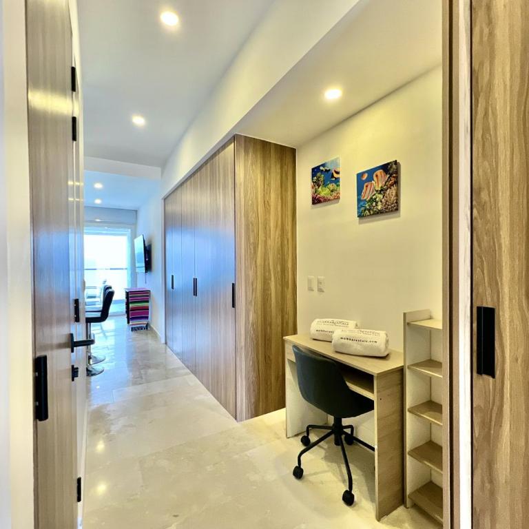 Vista Azul Sleek beachfront 1-bedroom condo with stunning bay views - One-Bedroom Apartment - 20