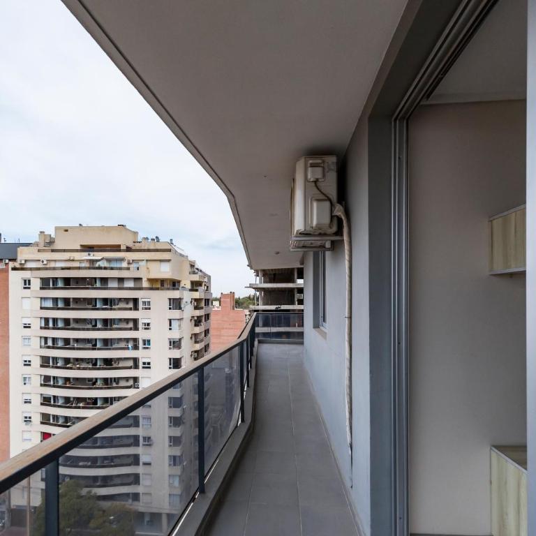 Espacioso departamento de 2 dormitorios con una vista increíble - Two-Bedroom Apartment - 15