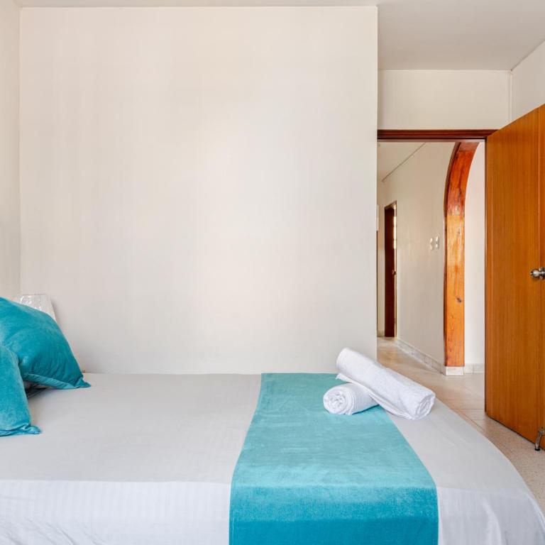 Apto playa el rodadero - Three-Bedroom Apartment - 19