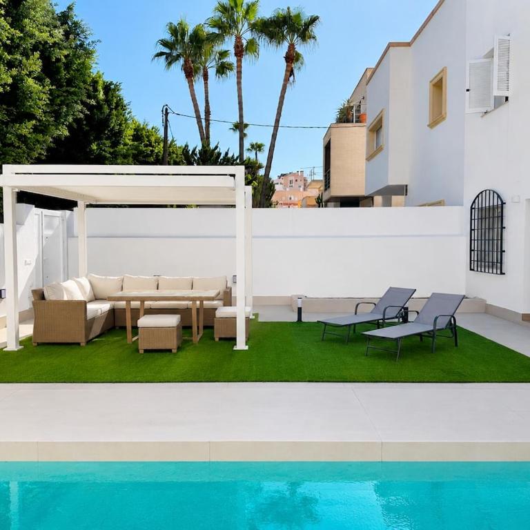 Villa Jardín con piscina privada, playa a 300 metros, 8 pax - Villa with Private Pool - 8