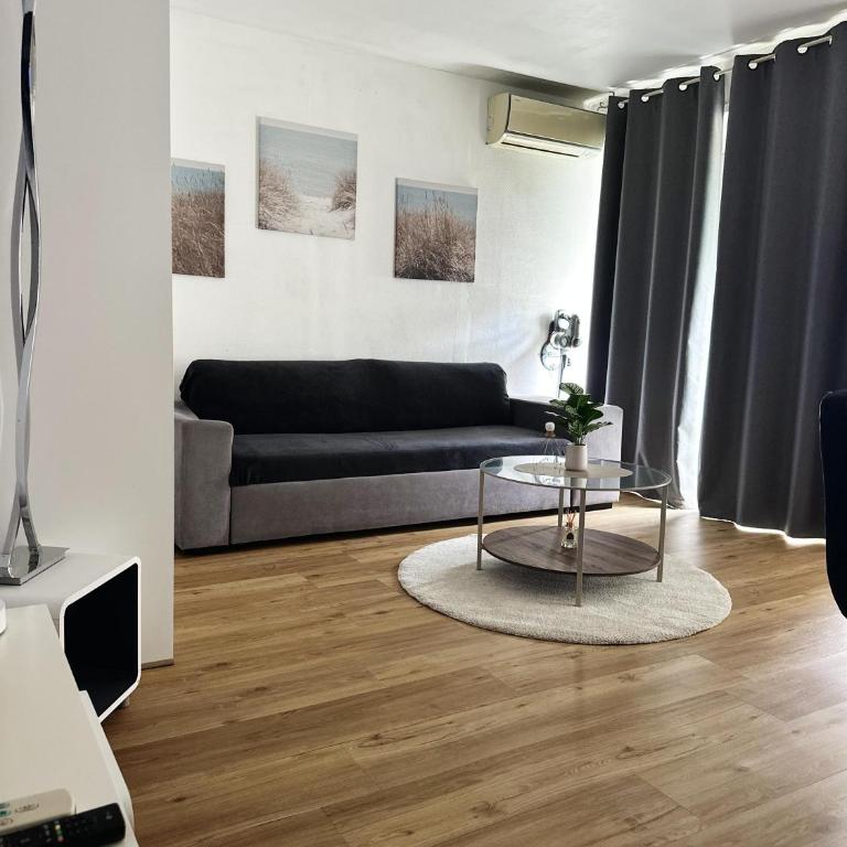 Renovated loft Harbor & beach within walking distance AC Wi-Fi - Apartment mit 2 Schlafzimmern - 8
