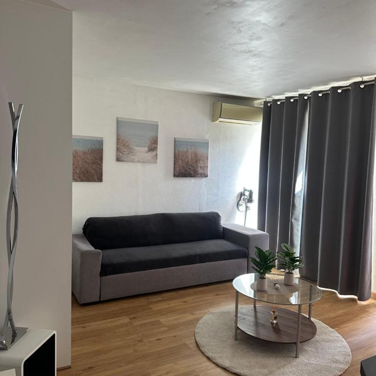 Renovated loft Harbor & beach within walking distance AC Wi-Fi - Apartment mit 2 Schlafzimmern - 6