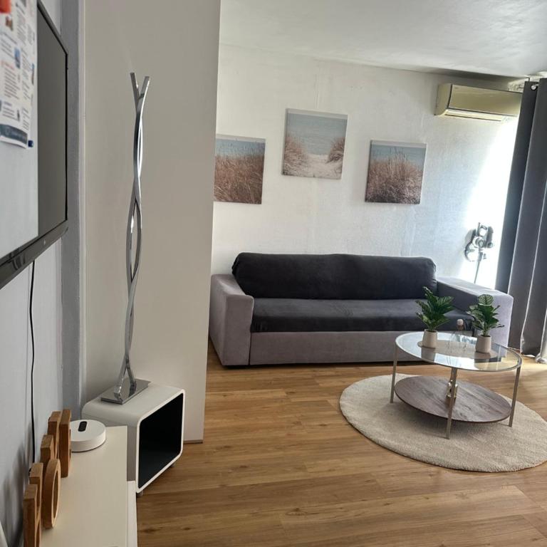 Renovated loft Harbor & beach within walking distance AC Wi-Fi - Apartment mit 2 Schlafzimmern - 10