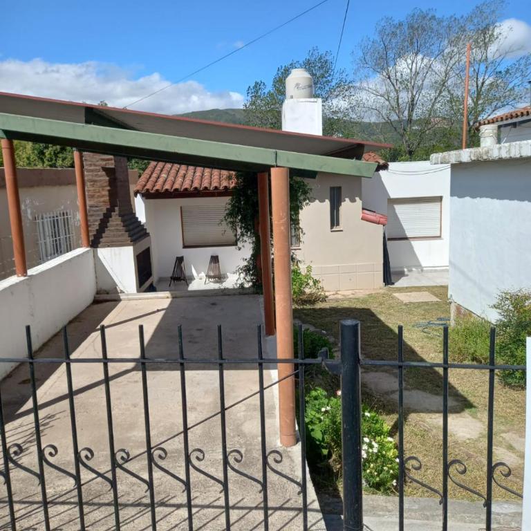 Eluney Temporary rental house in La Falda, Córdoba - Two-Bedroom House - 30