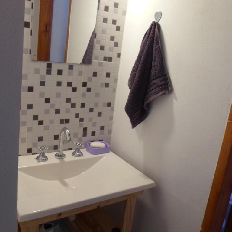 Eluney Temporary rental house in La Falda, Córdoba - Two-Bedroom House - 38