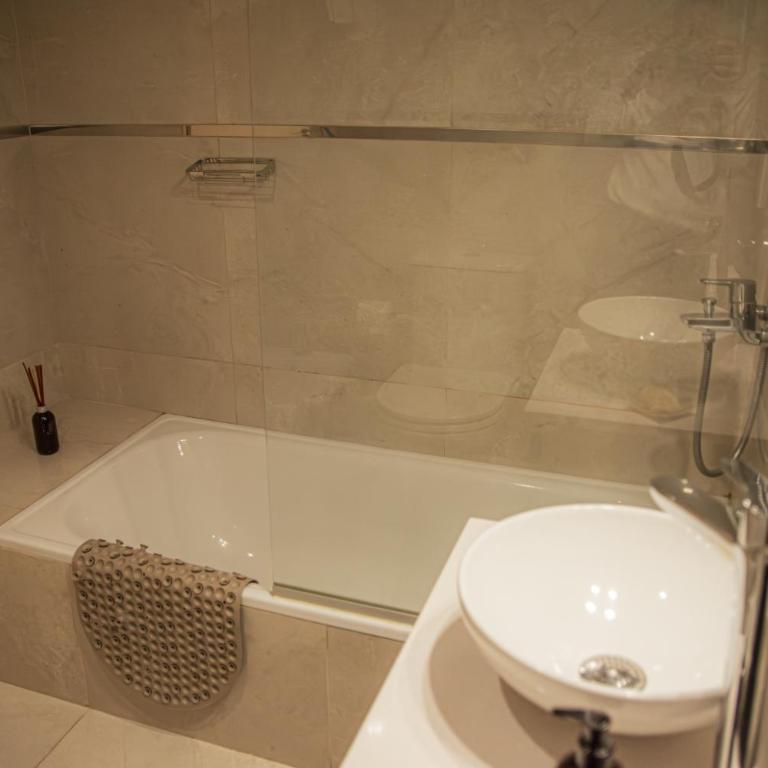 Anna's Housse - One-Bedroom Apartment - 7