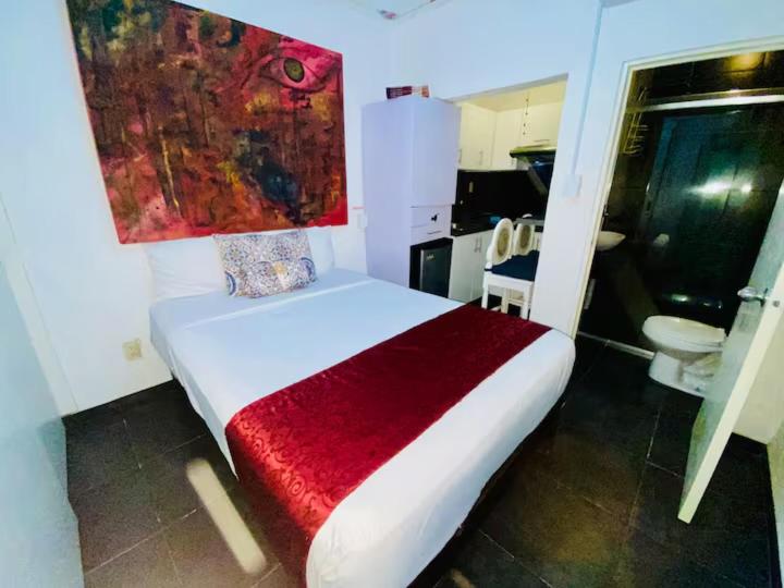 Suites Casa Pajaritos Mezquitán - Habitación Doble con baño privado - 5