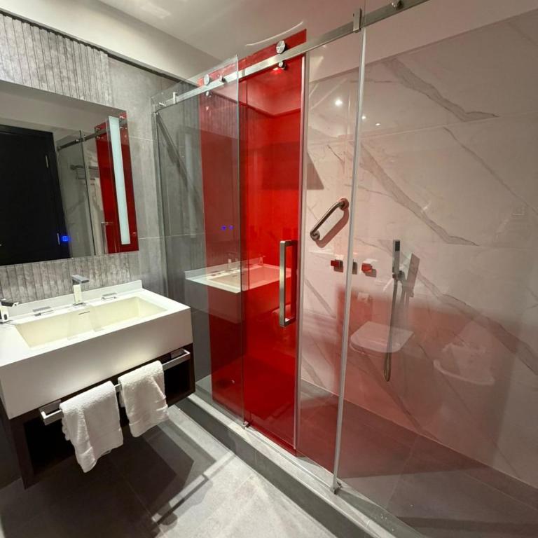 Radisson Red Funes - Habitación Cuádruple - No fumadores - 4